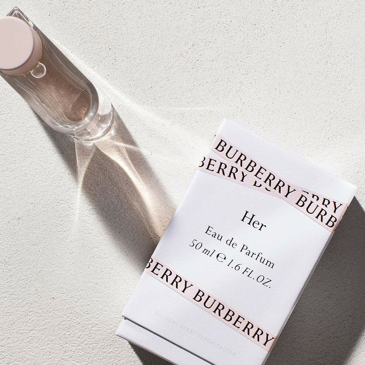 BURBERRY Her - EAU DE PARFUM • BURBERRY • 50 ml • Eau de parfum pour femme, vaporisateur/natural spray  Scentia : Parfums et fragrances