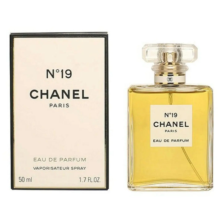 N°19 EAU DE PARFUM pour femme • CHANEL, Paris • 100 ml  Scentia : Parfums et fragrances