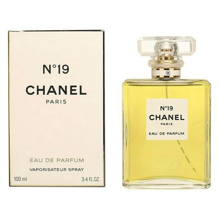 N°19 EAU DE PARFUM pour femme • CHANEL, Paris • 100 ml  Scentia : Parfums et fragrances